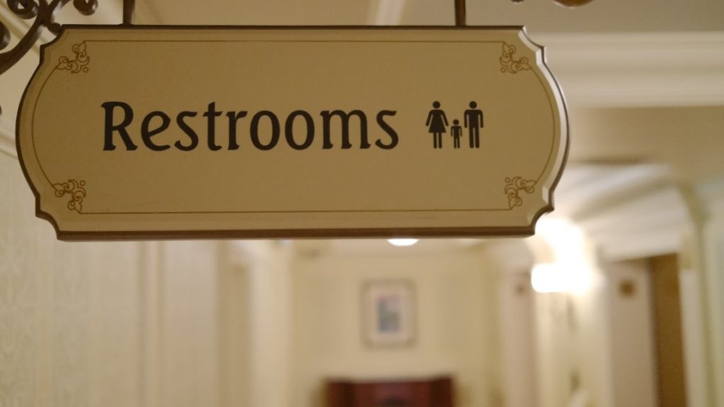 ディズニーランドホテル駐車場フロアのトイレ