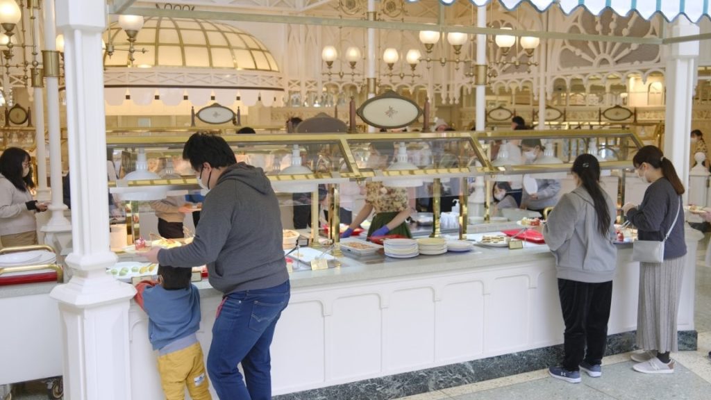 クリスタルパレス・レストラン：デザートコーナー