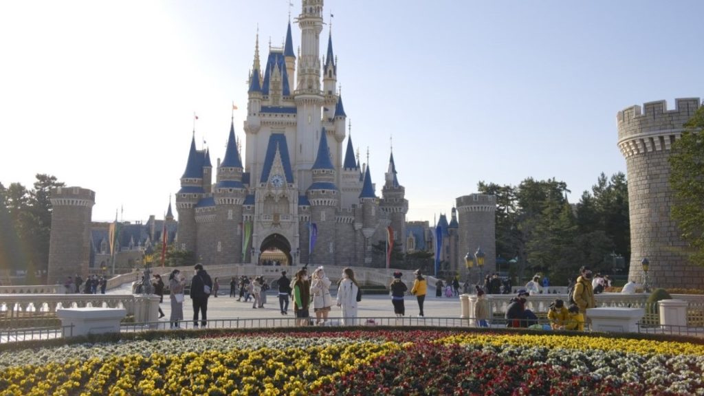 朝イチのシンデレラ城前の様子