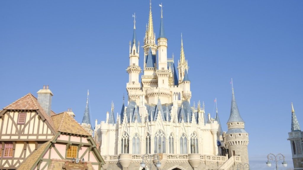 シンデレラ城（ファンタジーランド側）