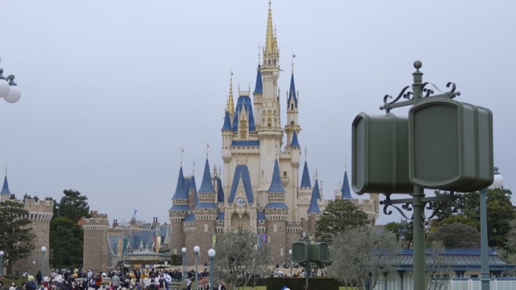 シンデレラ城（プラザ側）